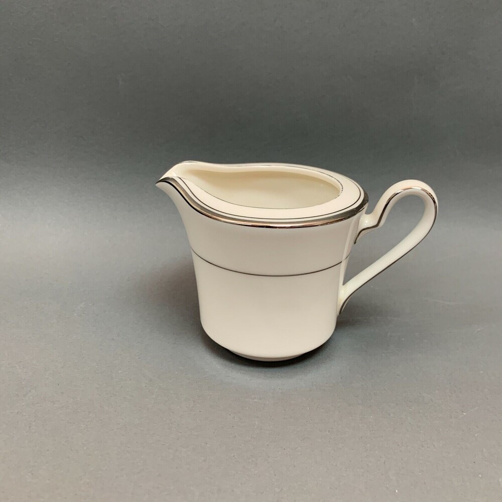 Noritake Ivory China Champlain 7553 Creamer Japan‎ Platinum Trim